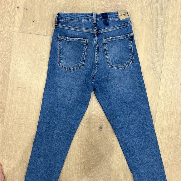 Zara skinny jeans with distressed tears size 04 - Picture 3 of 3